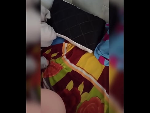 ❤️ منهنجي روم ميٽ گهر ۾ اڪيلي رهي ٿي ڇاڪاڻ ته هن جو مڙس موڪلن تي وڃي ٿو ۽ مان موقعو وٺان ٿو ته هن کي چوسان ۽ هن جي گدا کي کير سان ڀريان. ️❌  ❌